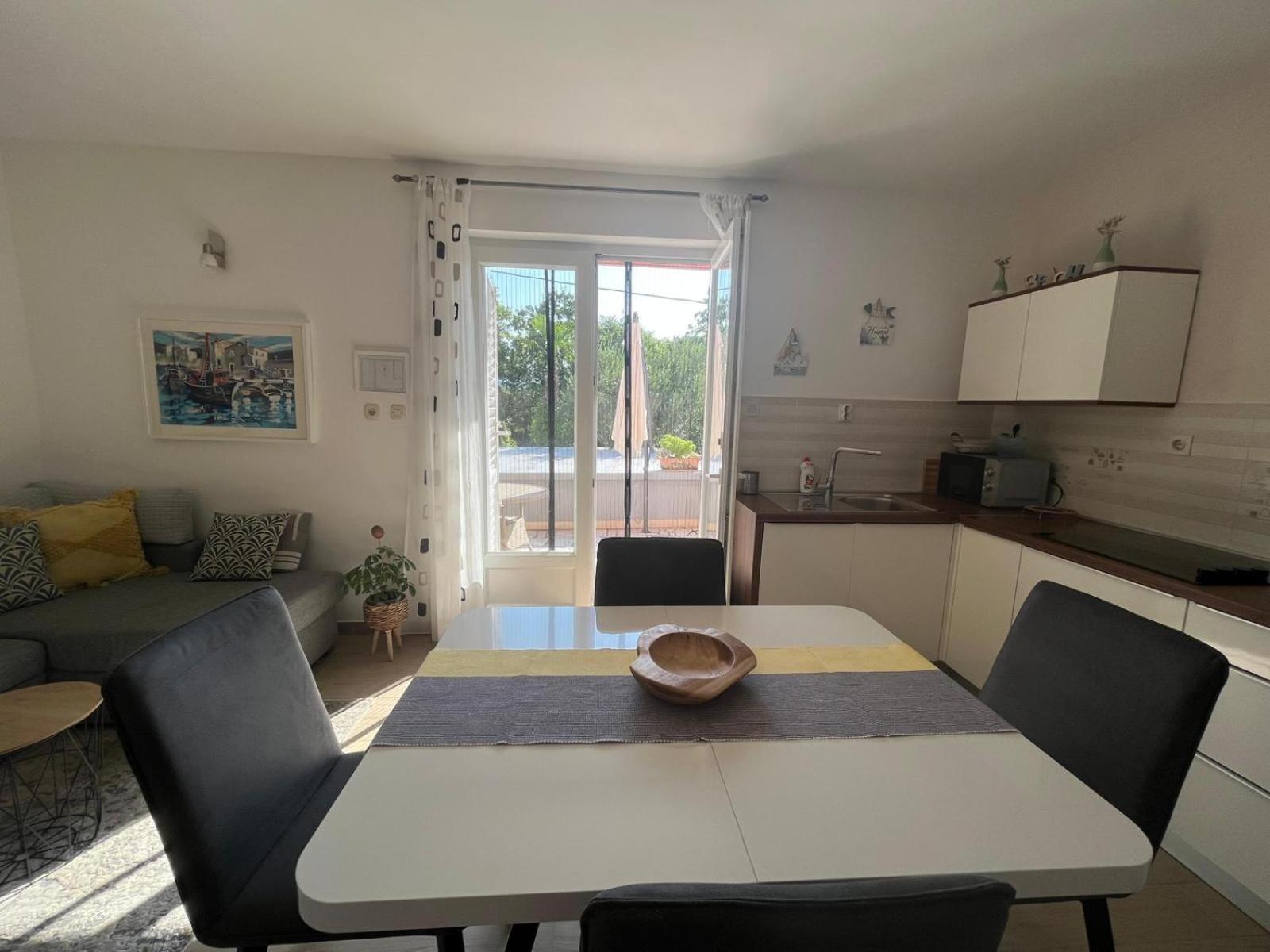 Apartmani Anica ริซิกา ภายนอก รูปภาพ
