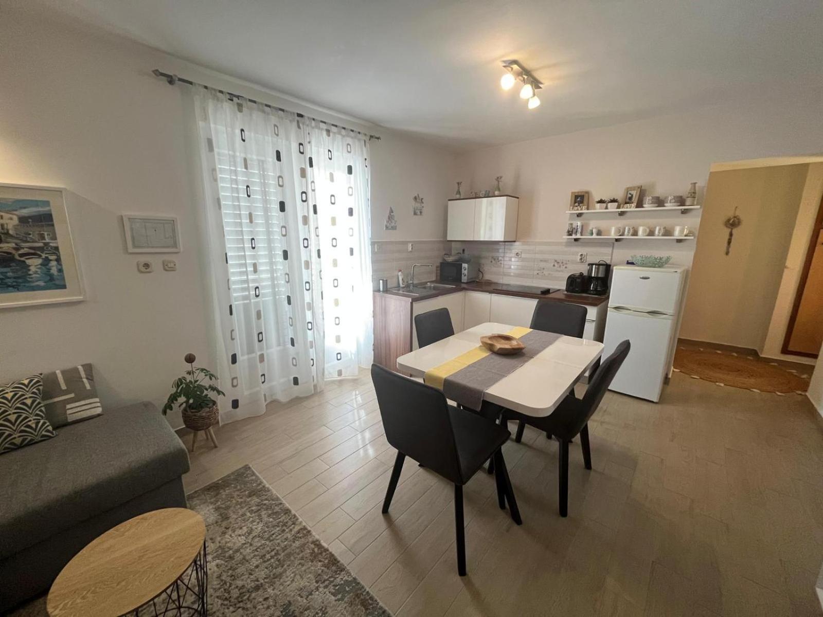 Apartmani Anica ริซิกา ภายนอก รูปภาพ