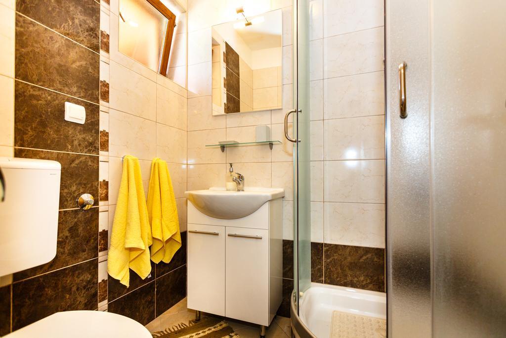 Apartmani Anica ริซิกา ภายนอก รูปภาพ