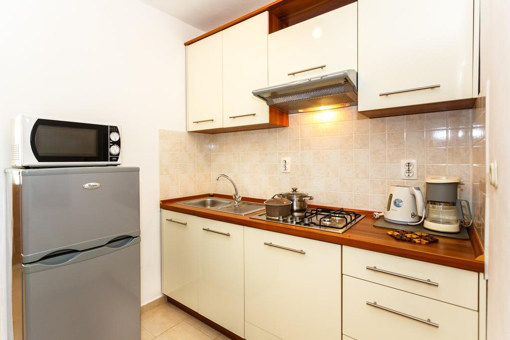 Apartmani Anica ริซิกา ภายนอก รูปภาพ